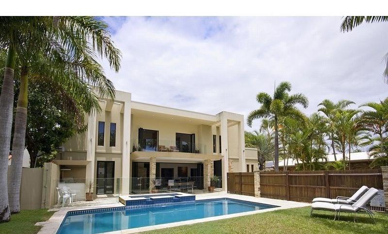 Accommodation Main Beach