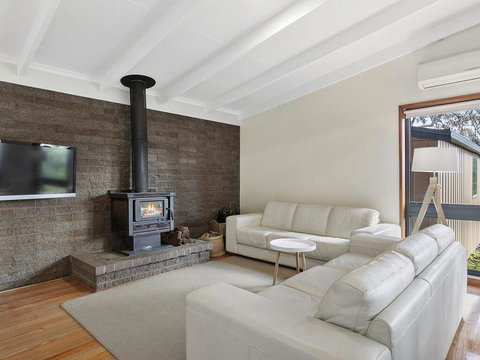 62 BINGLEY PARADE RIVERSEA HOUSE - Accommodation Main Beach 2