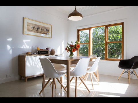 63 The Residence - Accommodation Main Beach 1