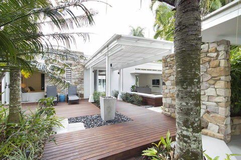 9 Cooran Court - Accommodation Main Beach 1