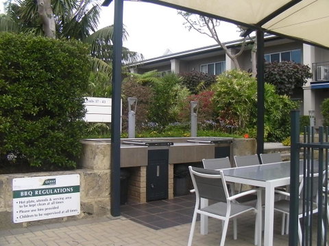 9/20 Apollo Quay Apartment - Accommodation Main Beach 2