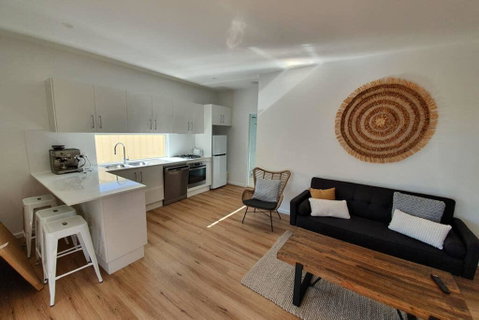 A Beach Getaway - Accommodation Main Beach 2