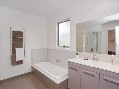 A Beautiful Beach House Torquay - Accommodation Main Beach 3