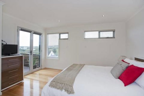 A Beautiful Beach House Torquay - Accommodation Main Beach 2