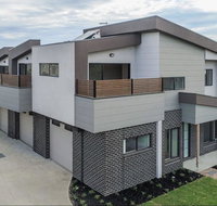 A brand new private townhouse - Accommodation Main Beach