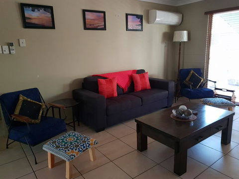 A City Retreat, 2BR Apartment - Reid Park -Townsville - Accommodation Main Beach 0