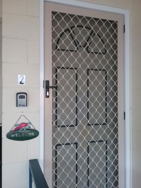 A City Retreat, 2BR Apartment - Reid Park -Townsville - Accommodation Main Beach 2