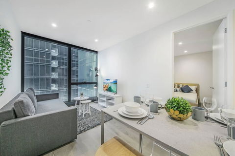 A Cozy Apartment Next To Crown Casino - Accommodation Main Beach 0