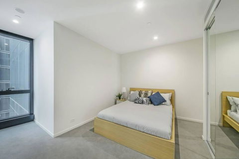 A Cozy Apartment Next To Crown Casino - Accommodation Main Beach 1