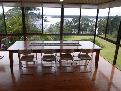 A Lakehouse Escape - Accommodation Main Beach 3