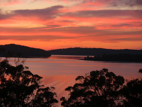 A Lakehouse Escape - Accommodation Main Beach 0