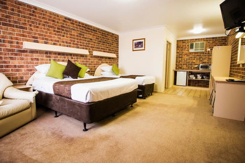 A Line Motel - Accommodation Main Beach 1