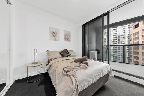 A Modern Apt, 5-min Walk To Queen Victoria Market - Accommodation Main Beach 2