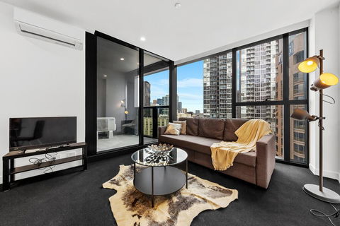 A Modern Apt, 5-min Walk To Queen Victoria Market - Accommodation Main Beach 0