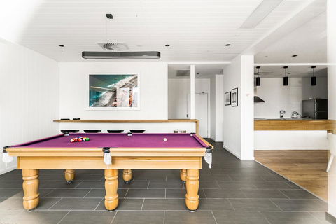 A PERFECT STAY - Adam + Eve - 2 Bedroom Luxury Apartment In Eve Tower - Accommodation Main Beach 3