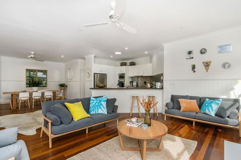 A PERFECT STAY - Barefoot Lane - Beach House - Accommodation Main Beach 0