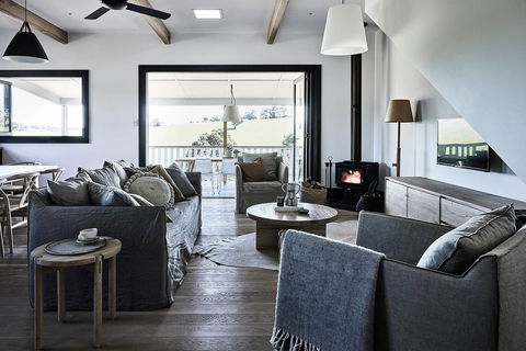 A PERFECT STAY - Benny's Cottage - Accommodation Main Beach 2