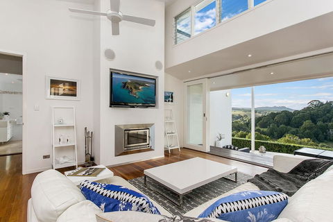 A PERFECT STAY - Byron's Brae - Accommodation Main Beach 2