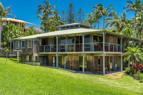 A PERFECT STAY - Cape Breeze - Accommodation Main Beach 1