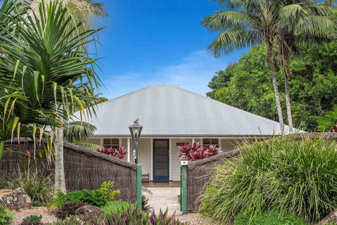 A PERFECT STAY - Cavvanbah Seaside Cottage - Accommodation Main Beach 2