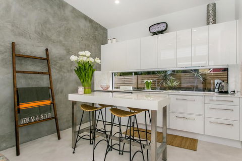 A PERFECT STAY - Studio 9 - Accommodation Main Beach 1