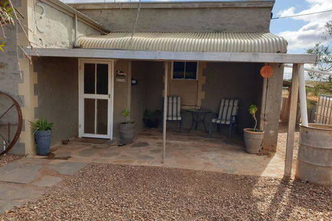 A Real Bush Retreat. Kangas, Emus & Starry Skies. - Accommodation Main Beach 2