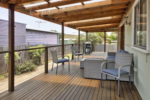A Reel Teal - Accommodation Main Beach 0