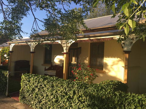 A Settlers Cottage Accommodation Bathurst CBD - Accommodation Main Beach 2