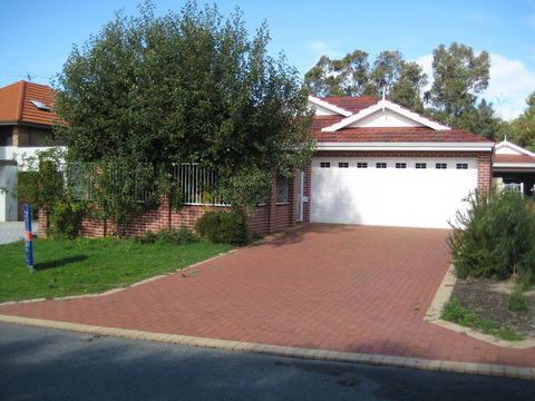 A Shaw Place - Accommodation Main Beach 0