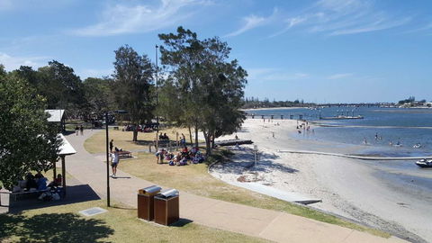 A Stay In Paradise - Accommodation Main Beach 2