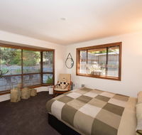 A Suite Spot in the Hills - Accommodation Main Beach