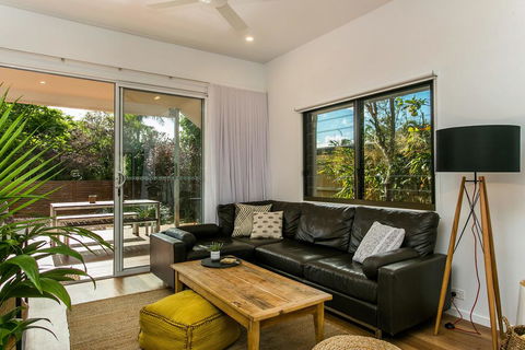 A SWEET ESCAPE - Alcorn House - Accommodation Main Beach 3