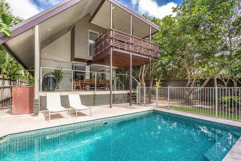 A SWEET ESCAPE - Ariel's - Accommodation Main Beach 0