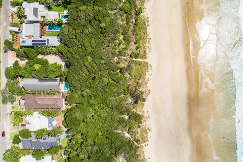 A SWEET ESCAPE - Ariel's - Accommodation Main Beach 2