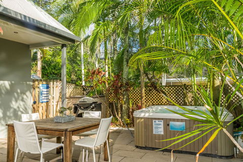 A Top Spot - Accommodation Main Beach 0