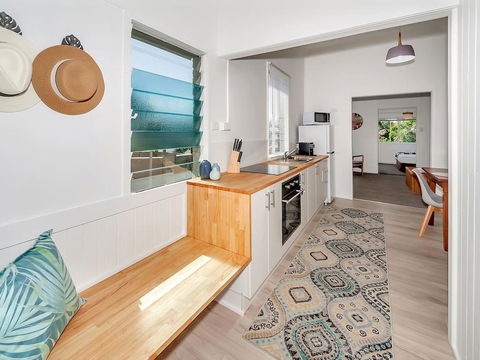 A Touch Of The Bahamas On McKenzie MK3 - Accommodation Main Beach 3