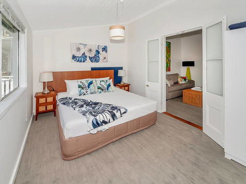 A Touch Of The Bahamas On McKenzie MK3 - Accommodation Main Beach 2
