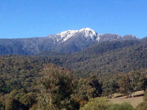 A View To A Hill - Accommodation Main Beach 2