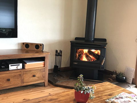 A View To A Hill - Accommodation Main Beach 1