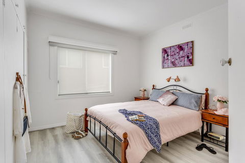 A Wave From It All - Accommodation Main Beach 0