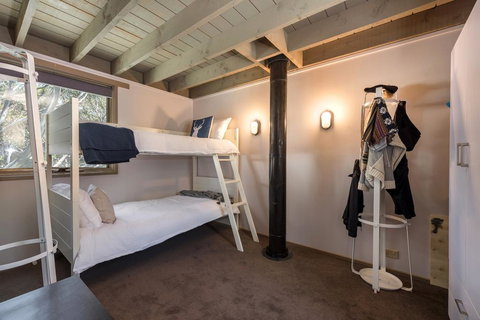 Aaragon - Accommodation Main Beach 1