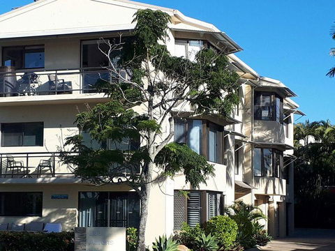 Aarons Luxury Retreat - Accommodation Main Beach 1