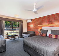 AAt 28 Goldsmith Motel - Accommodation Main Beach