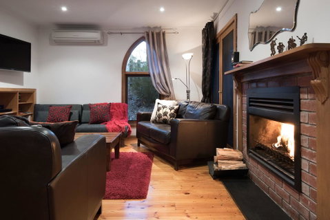 Abbotts Rest - Accommodation Main Beach 3