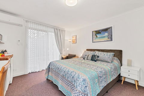 Abby's Poolside Retreat 1 - Accommodation Main Beach 0