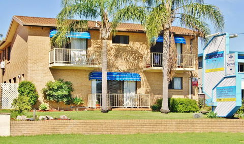 Abel Tasman Motel - Accommodation Main Beach 0
