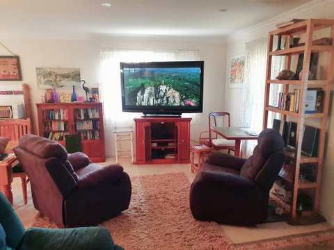 Abelia Cottages Botanical - Accommodation Main Beach 1
