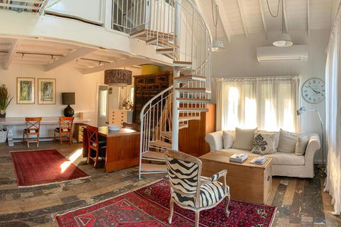 Abelia House - Accommodation Main Beach 1