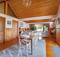 Abrahams On Bank - Accommodation Main Beach