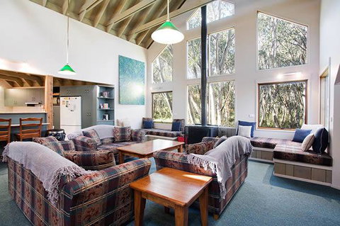 Absinthe - Accommodation Main Beach 2